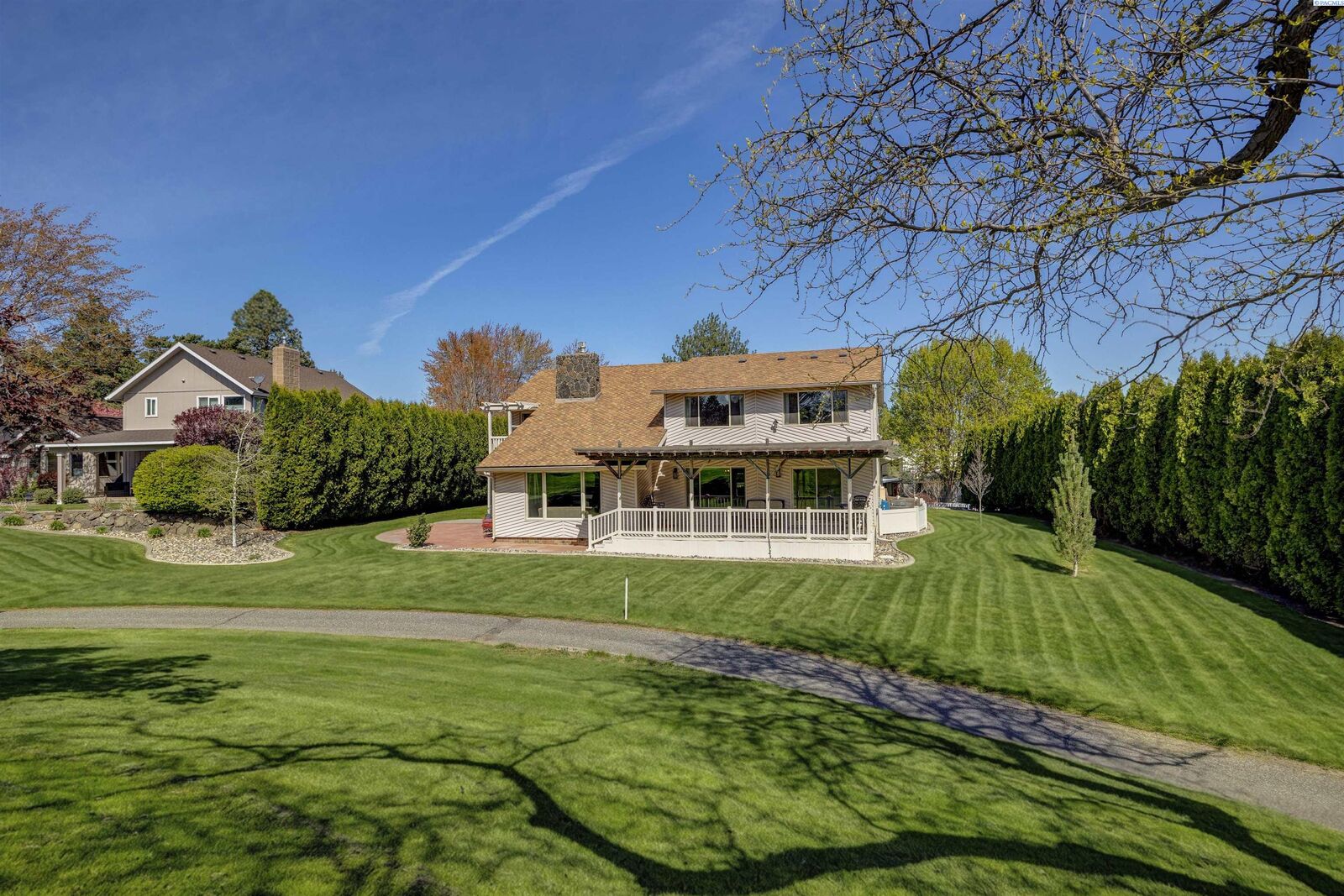 Property Photo:  241 Pinetree Lane  WA 99352 