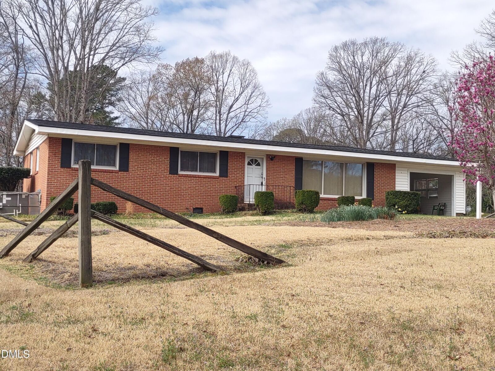 Property Photo:  204 Kirvin Court  NC 27545 
