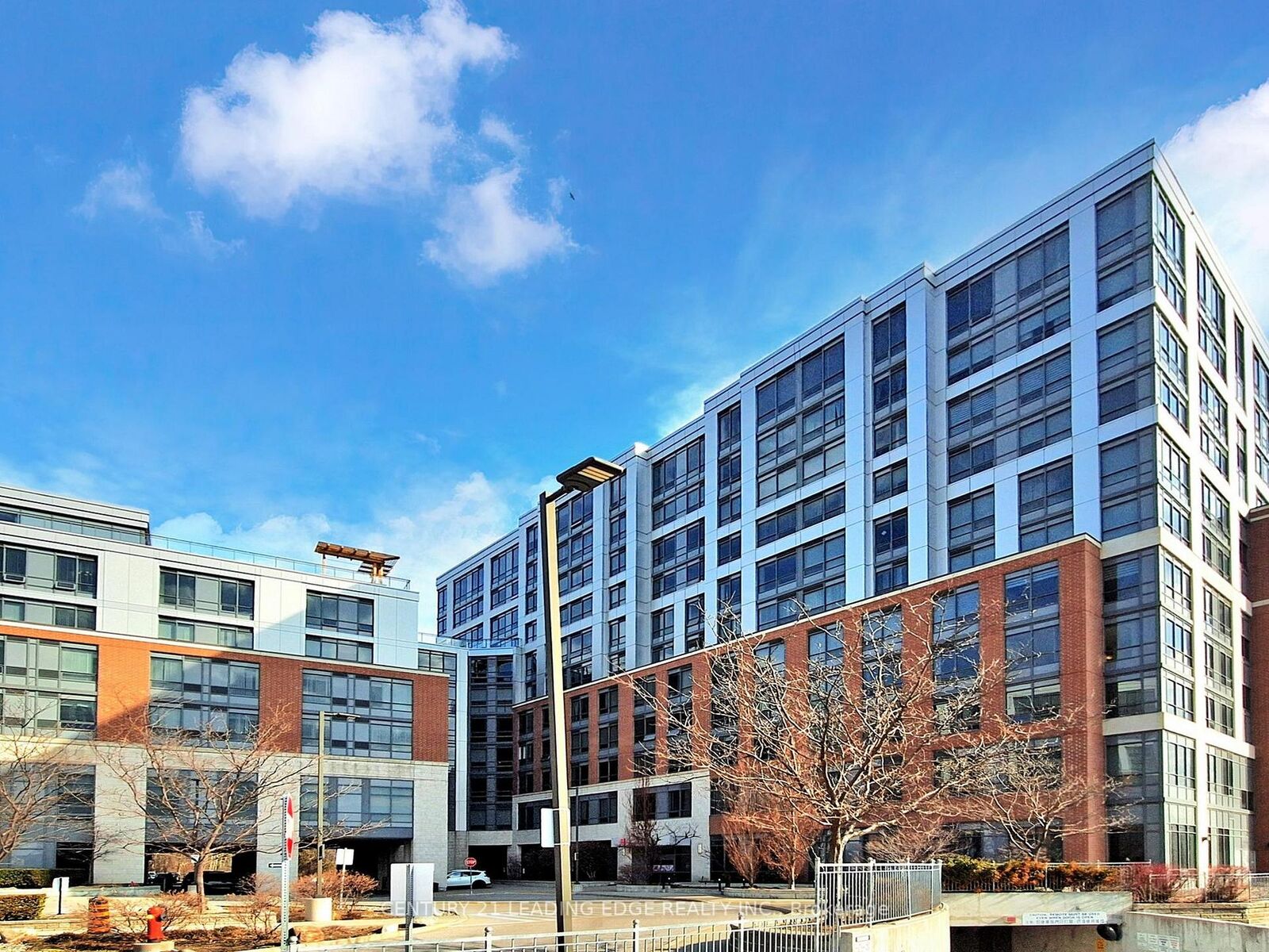Property Photo: 11211 Yonge Street 1020 ON L4S 0E9
