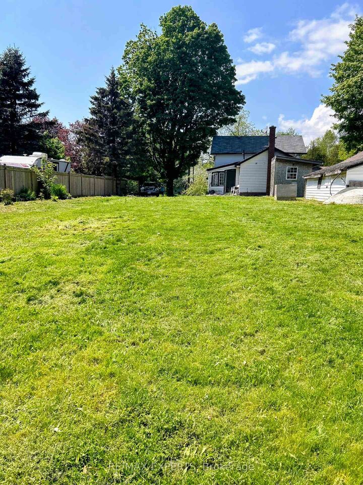 Property Photo: 40 Parliament Street ON K0K 1S0