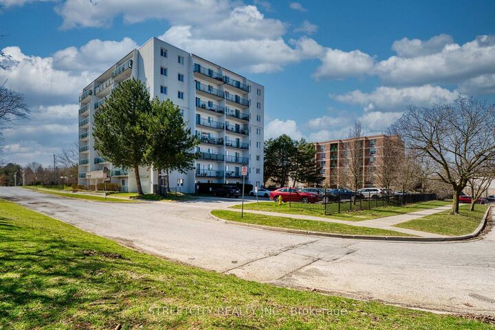 Property Photo: 986 Huron Street 401 ON N5Y 5E4