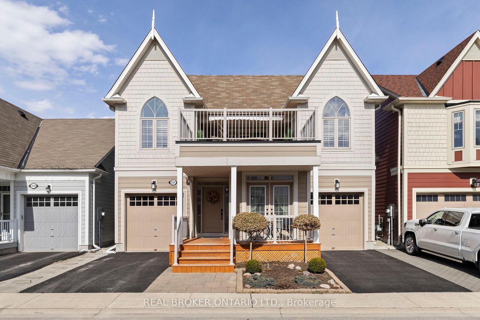 Property Photo: 3321 Beach Club Boulevard ON L3V 0E1
