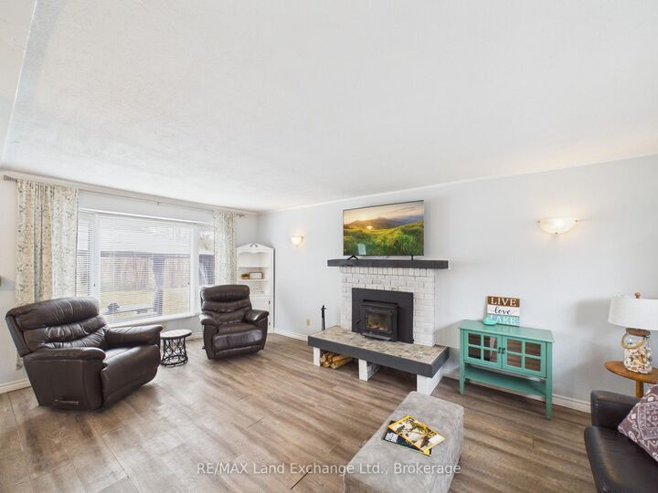 Property Photo: 507 Abenaki Drive ON N2Z 2X3