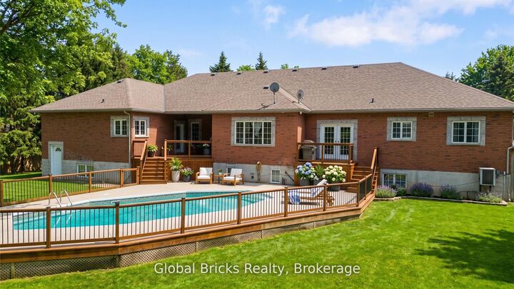 14 Fisher Drive — photo 1