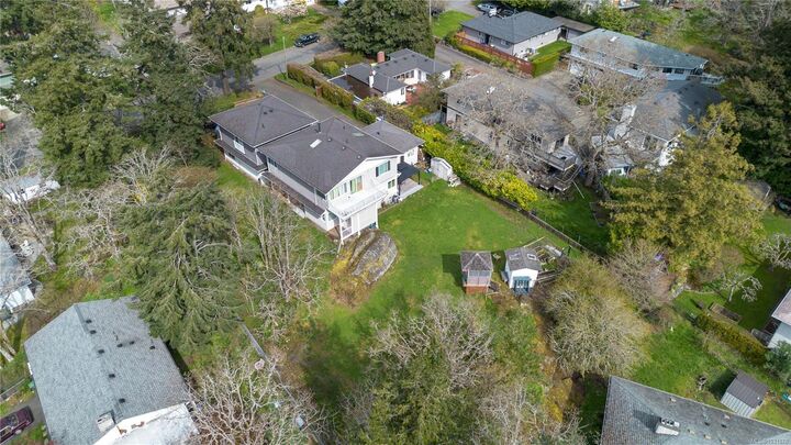 863 Parklands Dr — photo 1