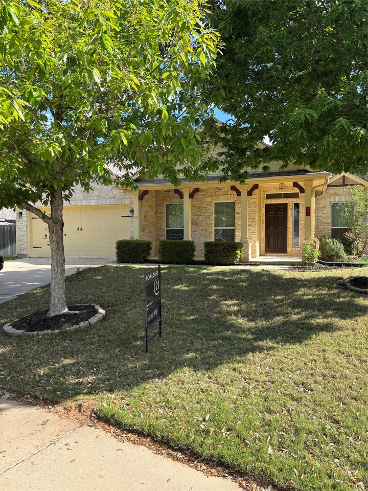 Property Photo: 634 River Bluff Circle TX 78626