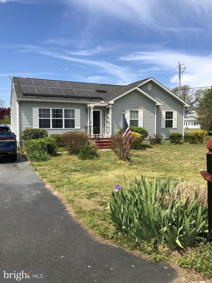 Property Photo: 7250 Chatham Manor Way MD 21850