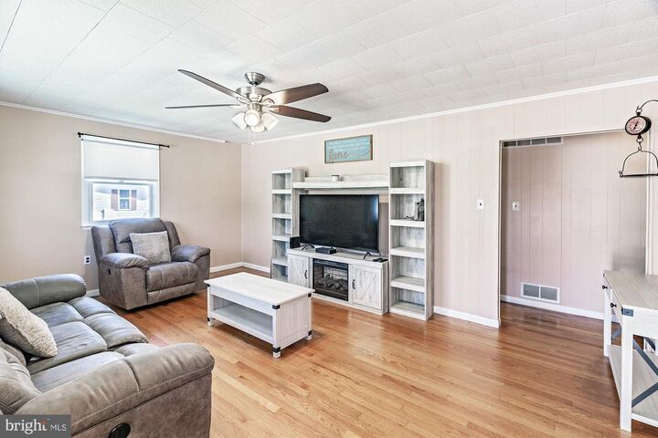 Property Photo:  26 Oakdale Lane  NJ 08070 