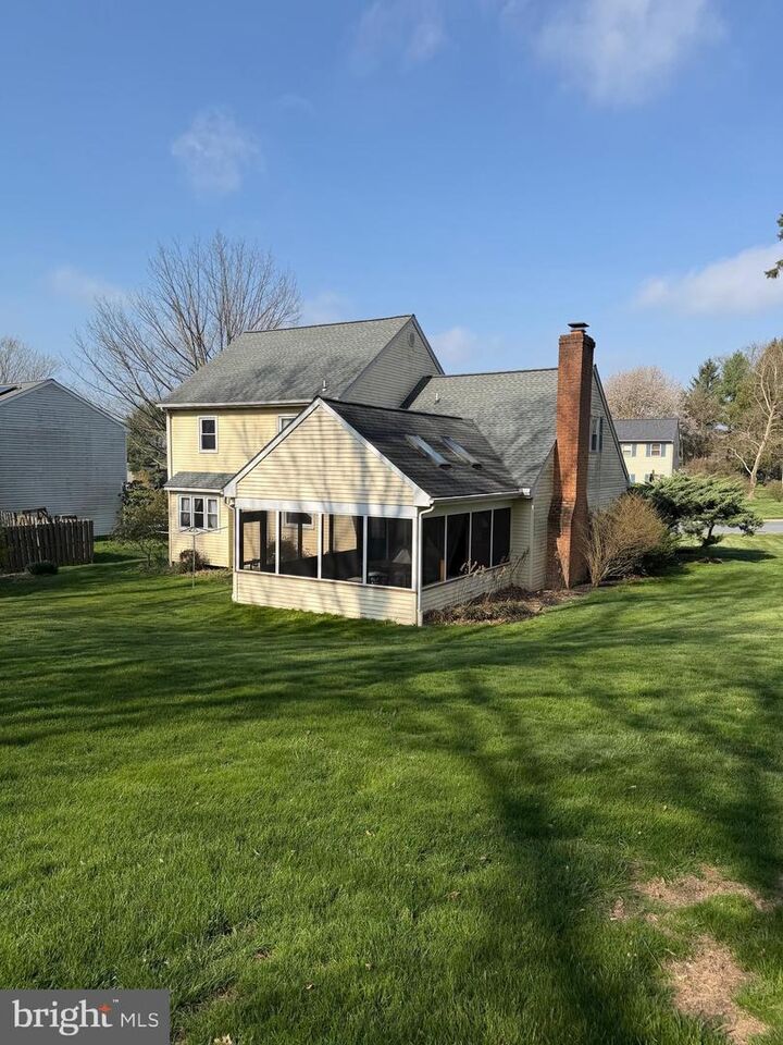 Property Photo:  1037 Signal Hill Lane  PA 17601 