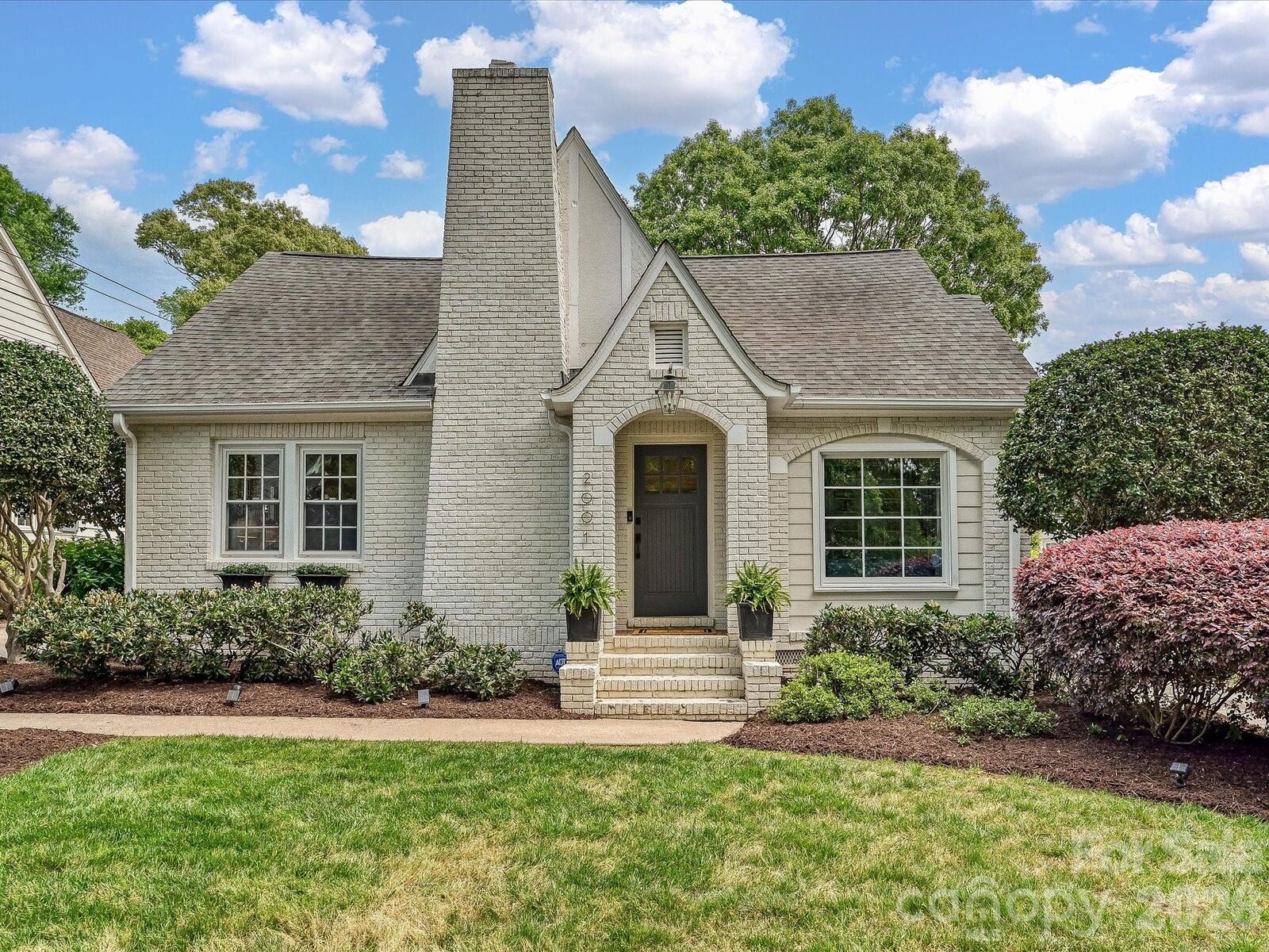 Property Photo:  2001 Beverly Drive  NC 28207 