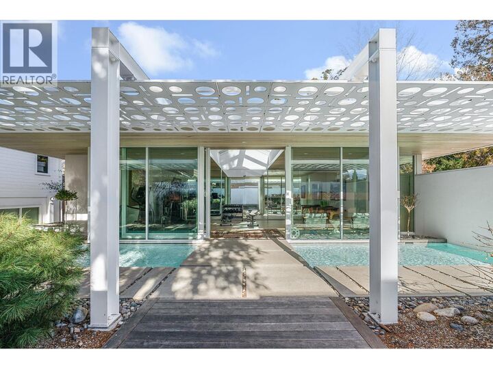 Photo de la propriété: 4110 Lakeshore Road BC V1W 1V6