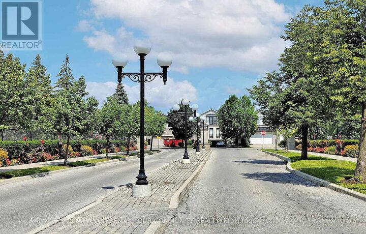 Property Photo: 7 Townsgate Drive 514 ON L4J 7Z9