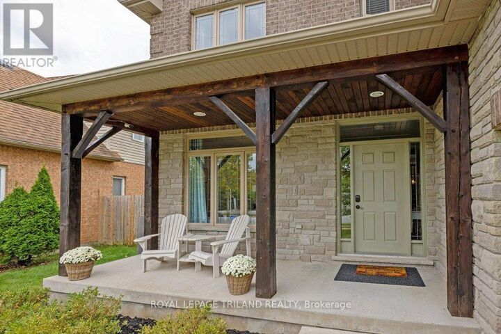 Property Photo:  139 Skyline Avenue  ON N5X 0A3 