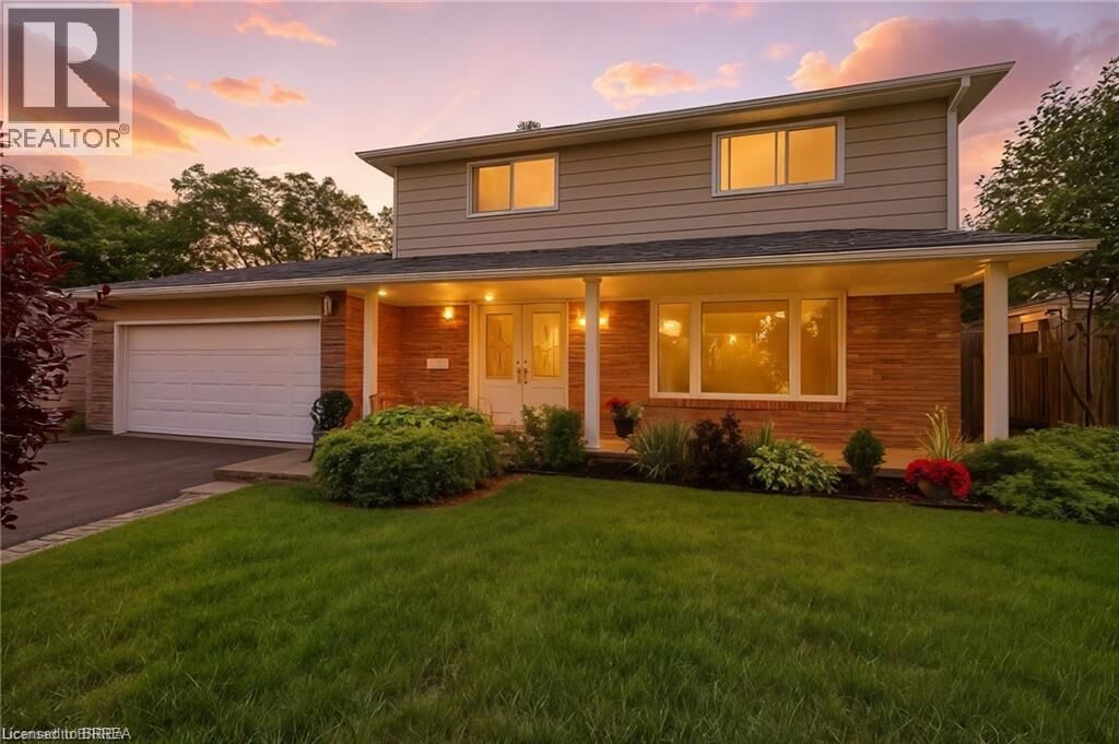 Property Photo:  307 Erindale Drive  ON L7L 4T3 