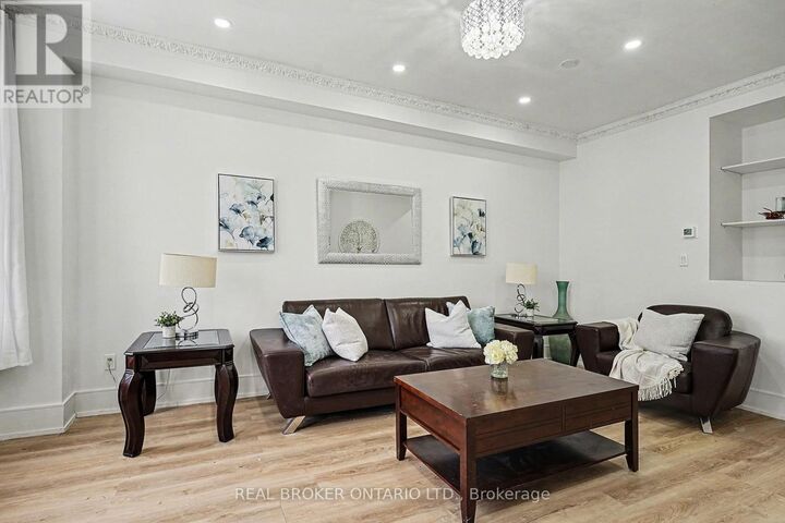 Property Photo:  16 Leitch Avenue  ON M3J 3P2 