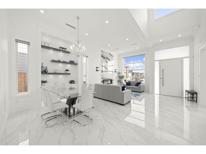 Photo de la propriété:  15439 78 Avenue  BC V3S 1C2 