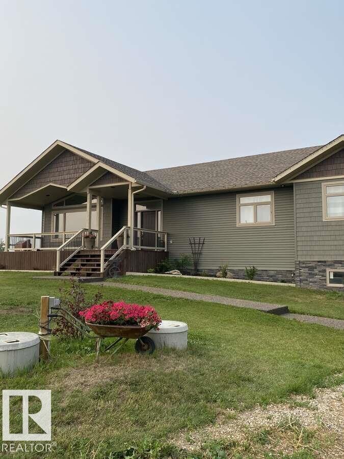 Property Photo: 7320 Twp Rd 542 AB T0E 0T0