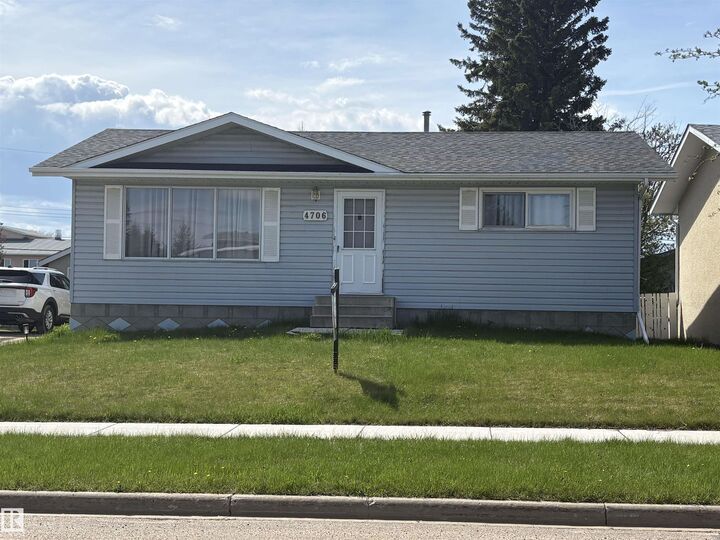 4706 45 Street — photo 1
