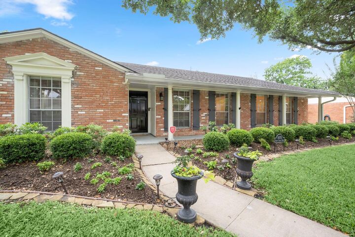 Property Photo:  10715 Chevy Chase Drive  TX 77042 