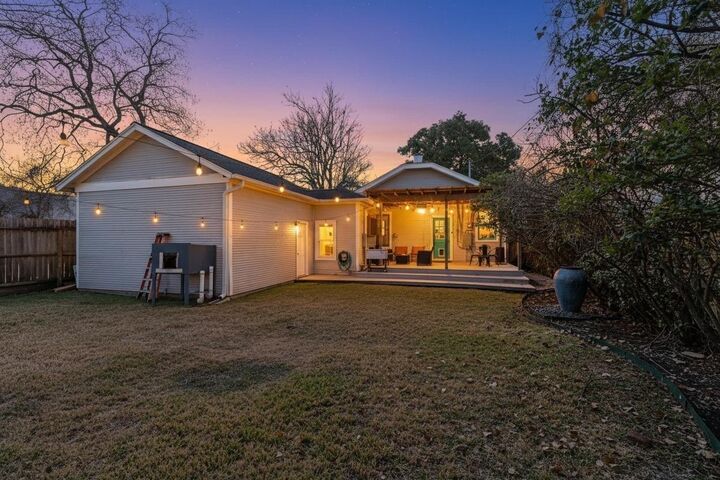Property Photo:  943 Pecore Street  TX 77009 