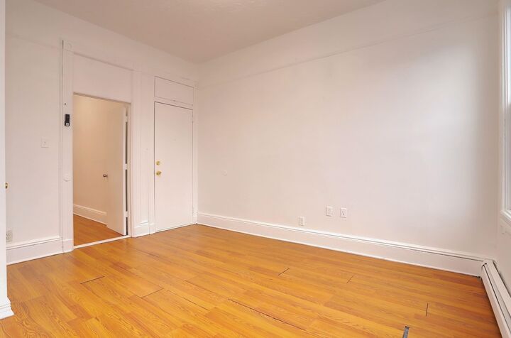 Property Photo:  119 Zabriskie St 3  NJ 07307 
