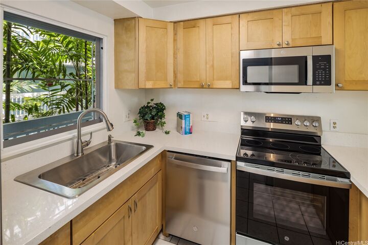 Property Photo:  355 Aoloa Street E202  HI 96734 
