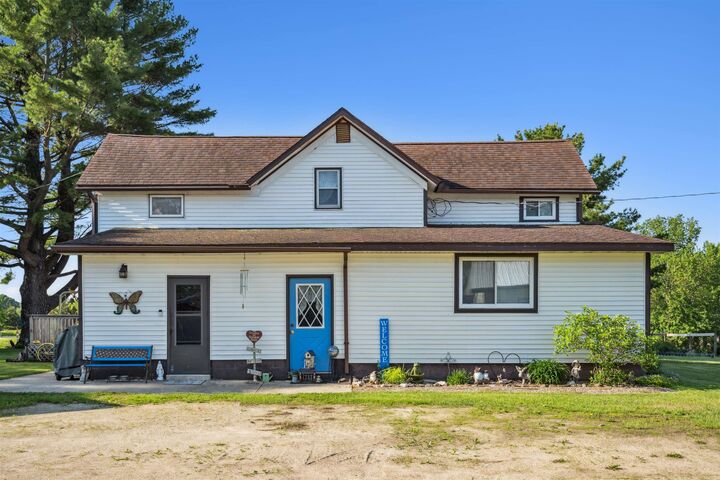 Property Photo:  4063 Alberta Road  IA 52076 