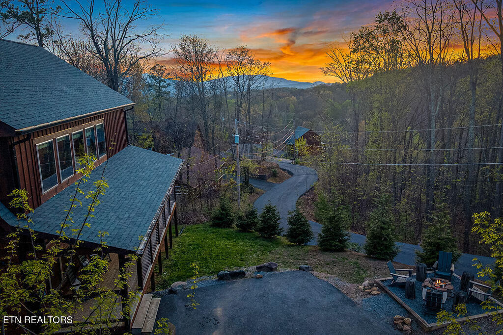 Property Photo:  834 Pine Top Lane  TN 37738 