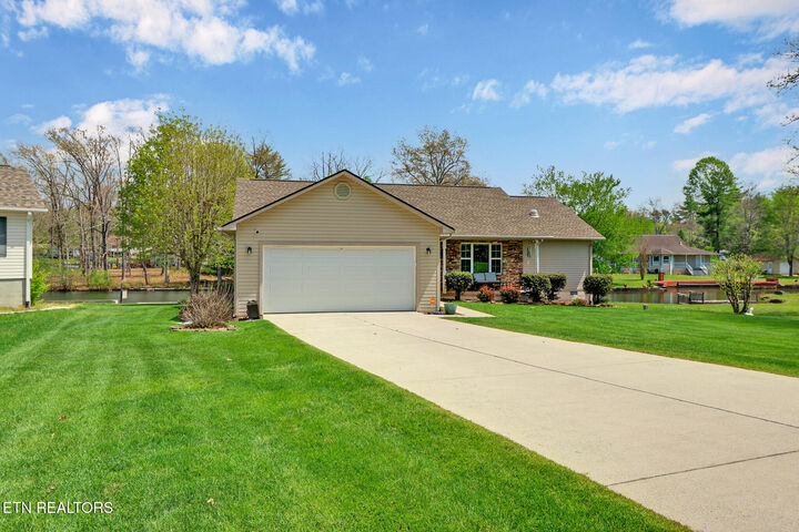 Property Photo:  122 Peace Pipe Bend  TN 38572 