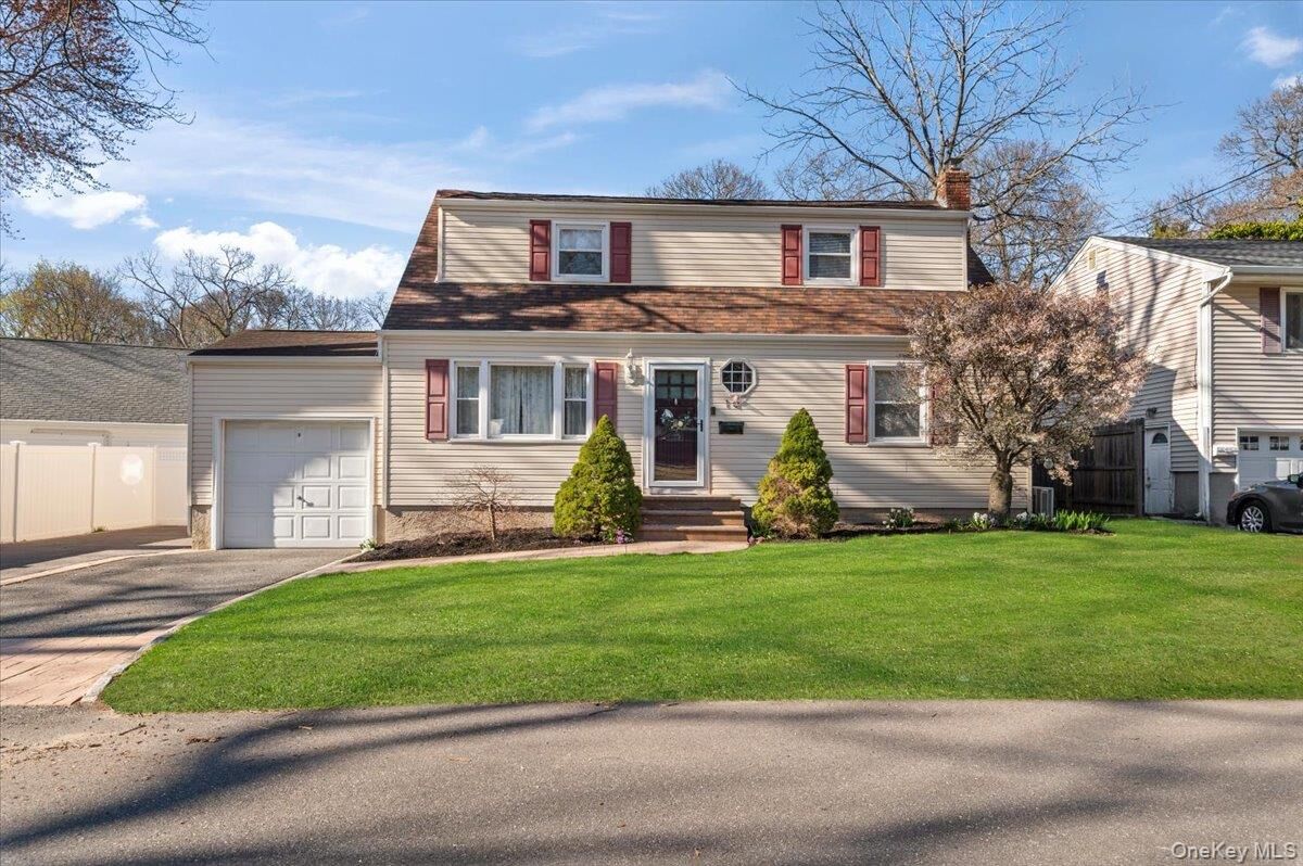Property Photo:  10 Maple Road  NY 11746 