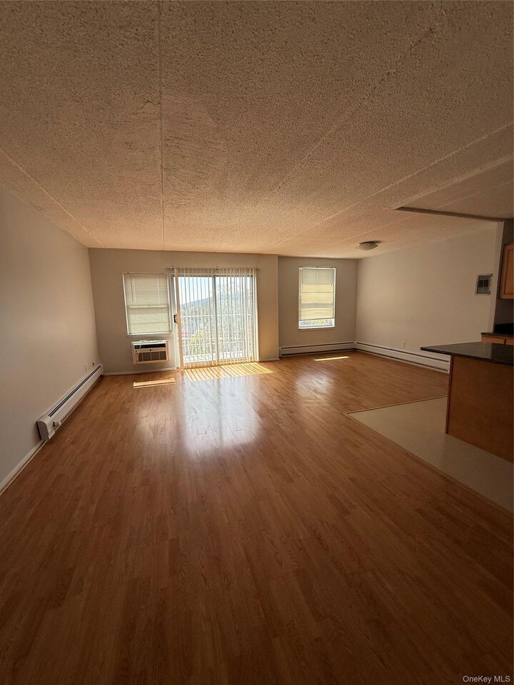 Property Photo: 35 Park Avenue 6T NY 10901