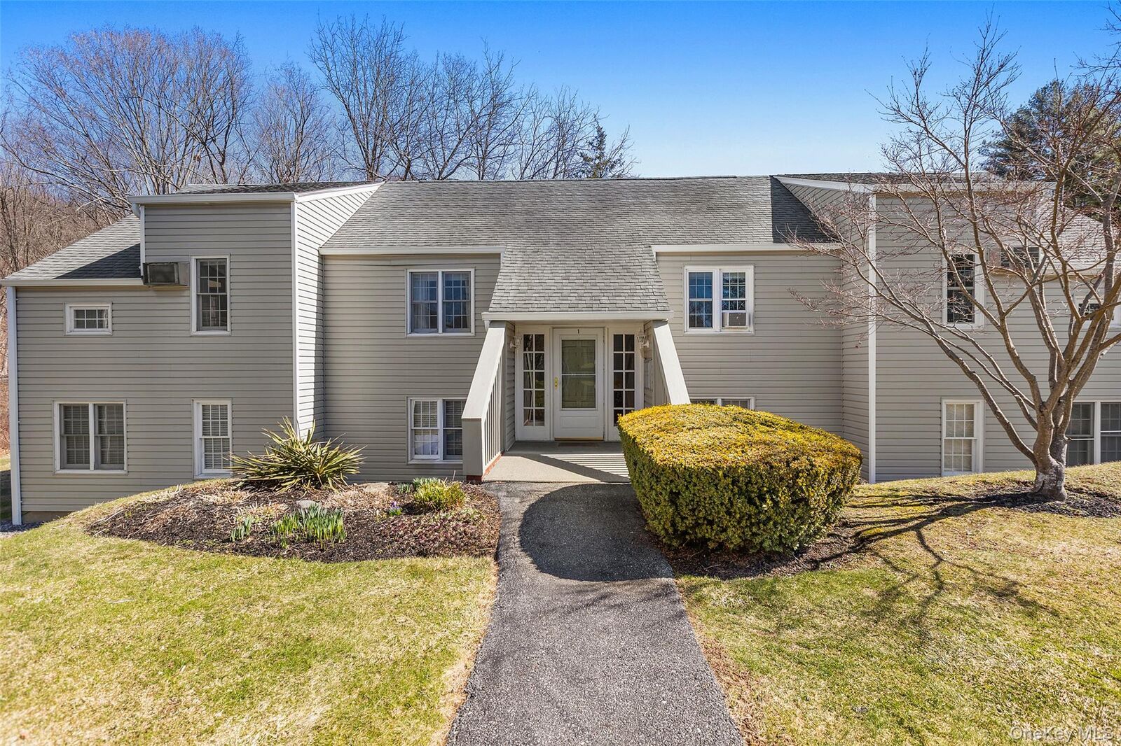 Property Photo:  104 Holly Stream Court  NY 10509 