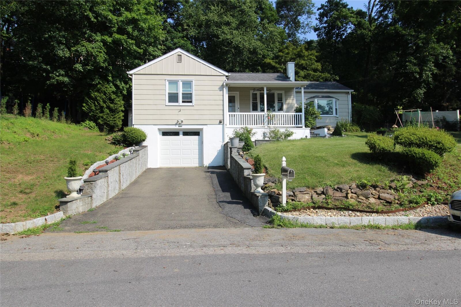 Property Photo:  650 Warren Avenue  NY 10594 