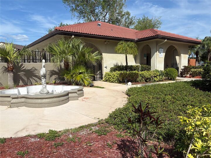 Property Photo:  6262 142nd Avenue N 804  FL 33760 