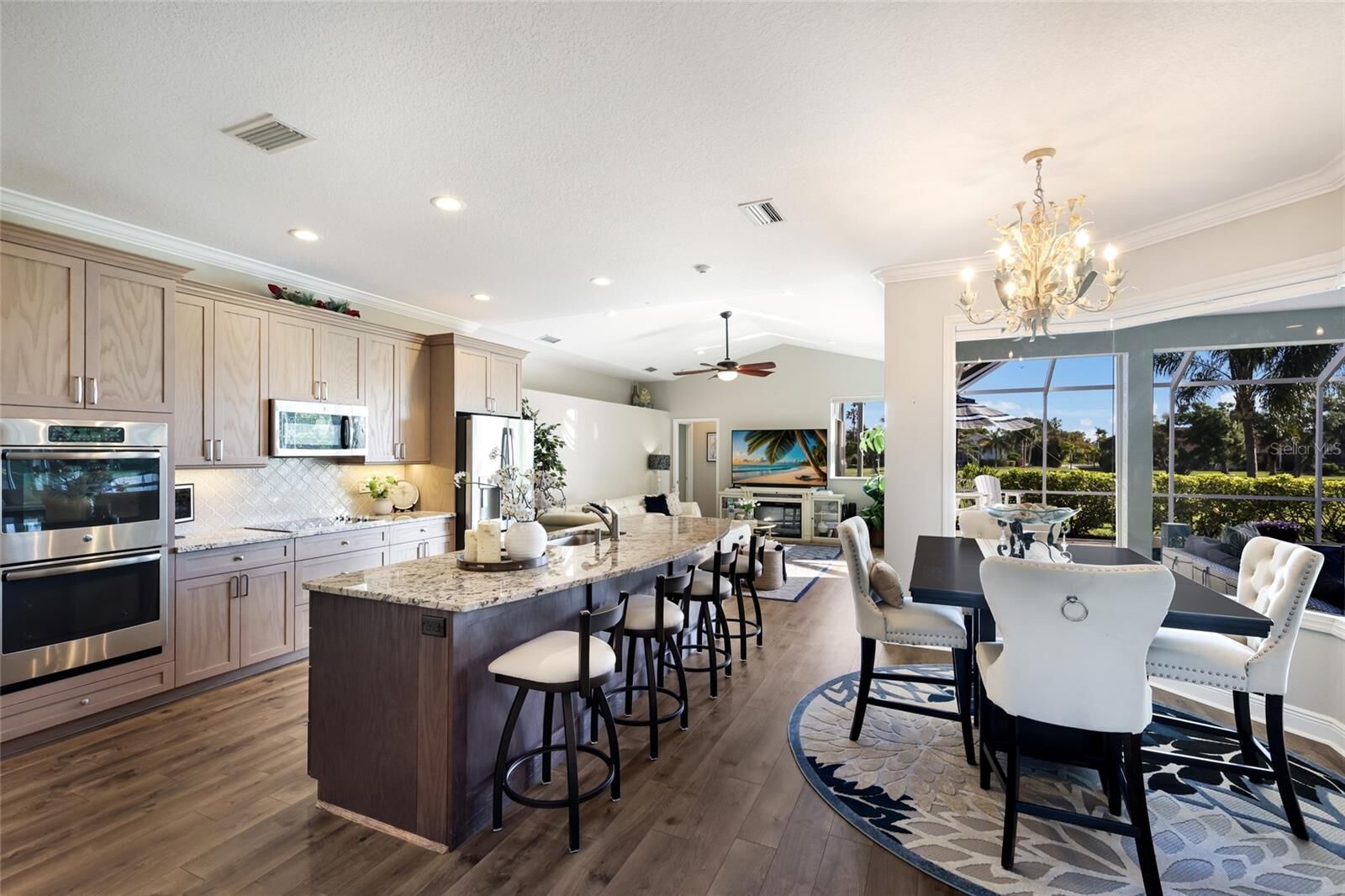 Property Photo: 9937 Laurel Valley Avenue Circle FL 34202