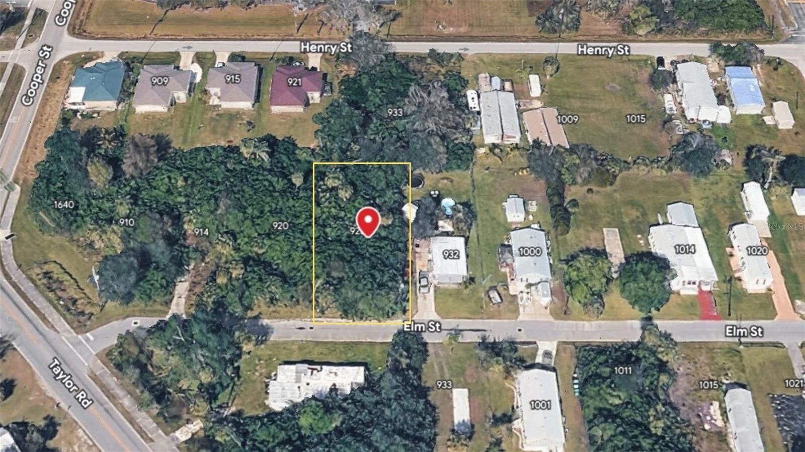 Property Photo:  926 Elm Street  FL 33950 