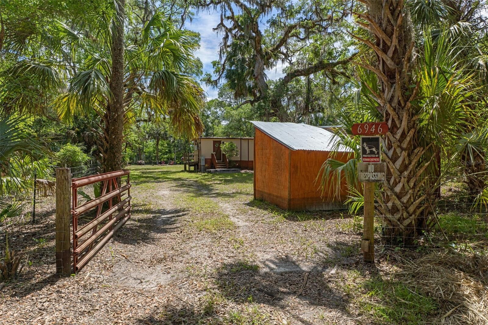 Property Photo:  6946 E Channel Drive  FL 34442 