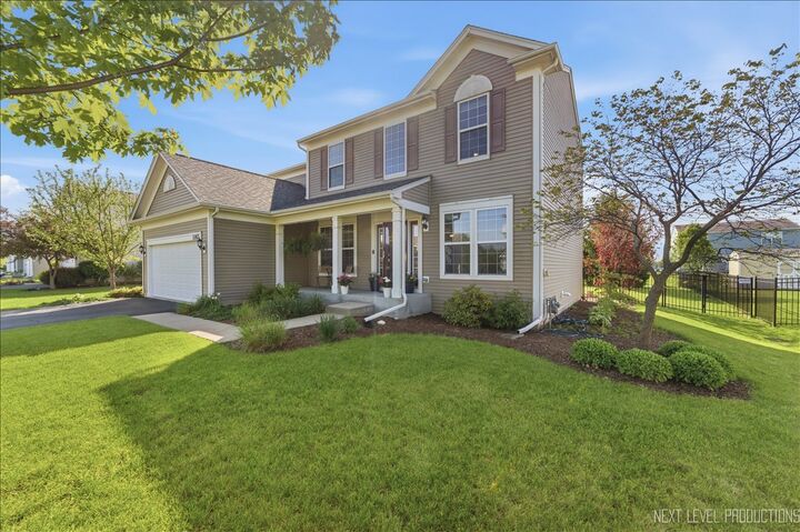 Property Photo:  1142 Midnight Place  IL 60560 