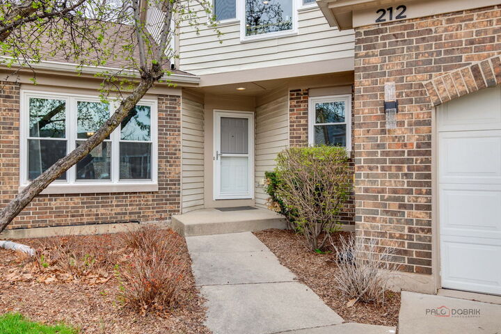 Property Photo:  212 Willow Parkway  IL 60089 