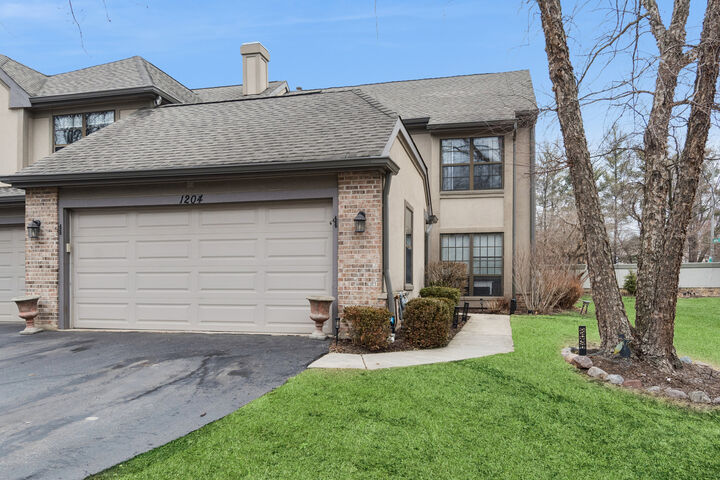 Property Photo:  1204 Hobson Oaks Court 1204  IL 60540 