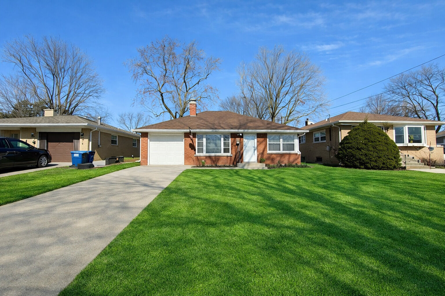 Property Photo:  910 S Golf Cul De Sac Street  IL 60016 