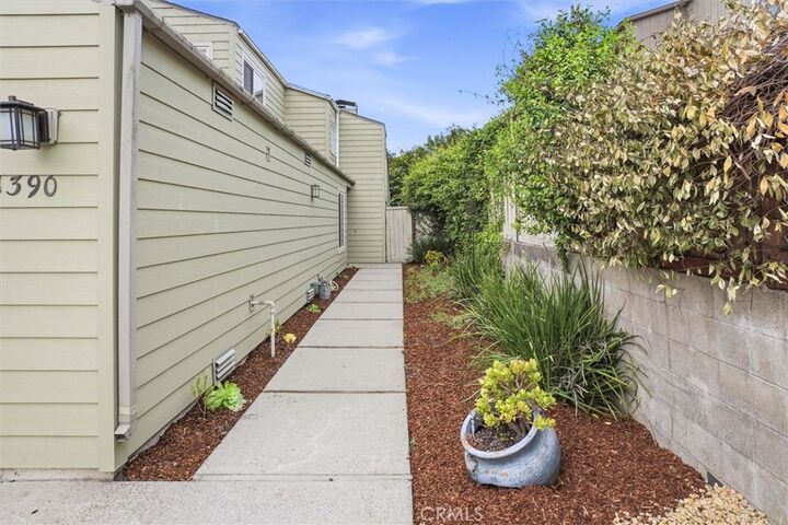 Property Photo:  1390 Vista Del Lago  CA 93401 