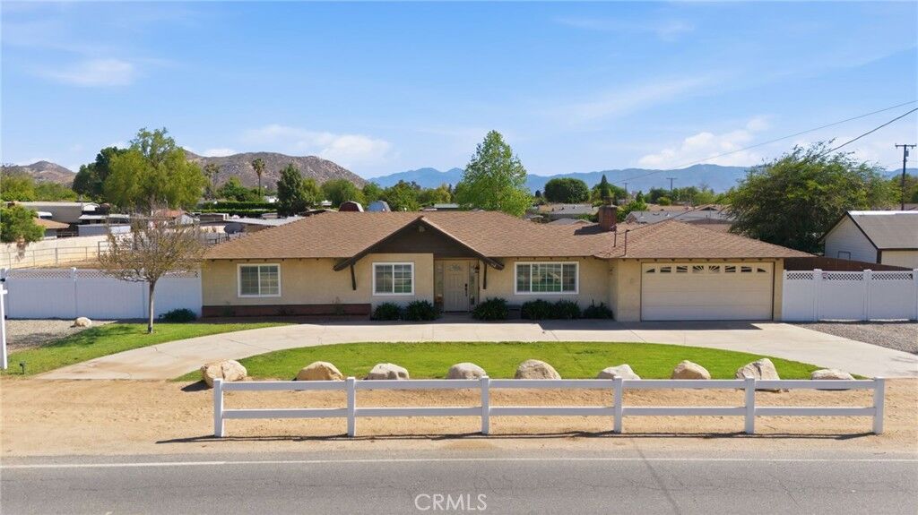 Property Photo:  758 7th Street  CA 92860 