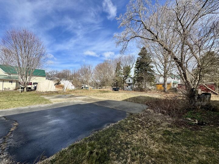 Property Photo:  25 Oak Street  ME 04901 