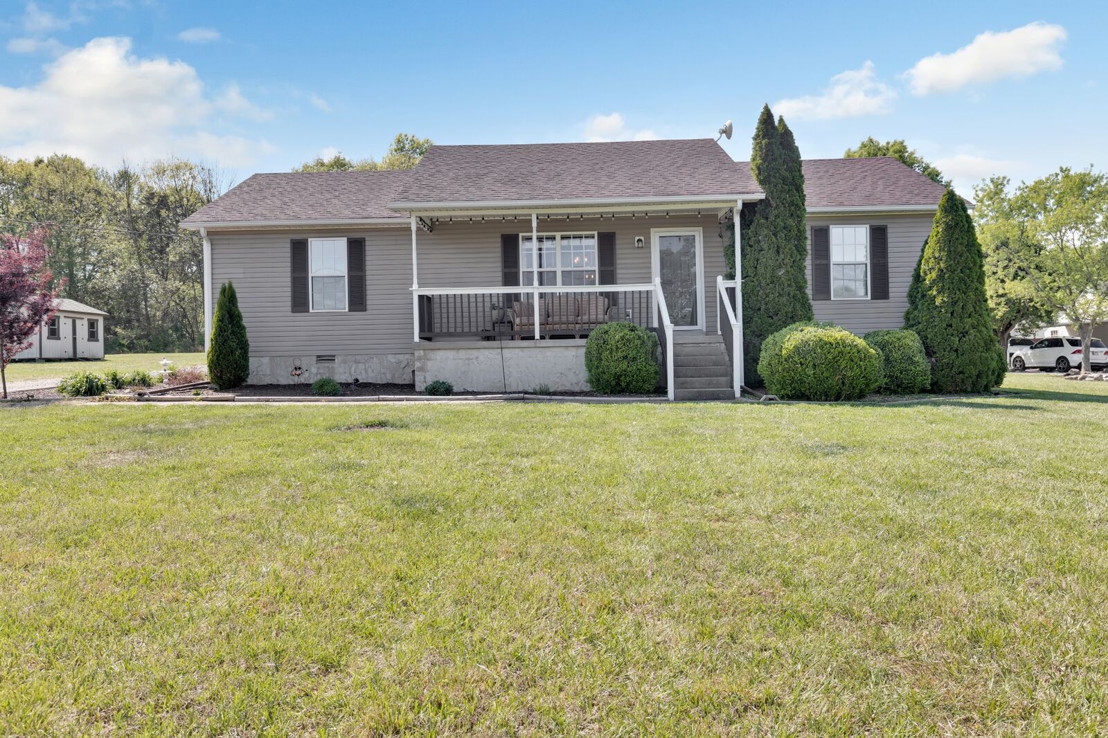 Property Photo:  212 Cayenne Rd  TN 37020 
