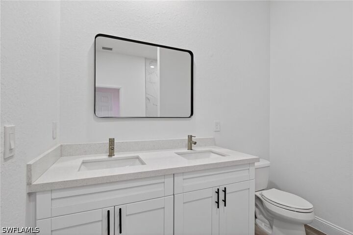 Property Photo:  560 Genoa Avenue S  FL 33974 