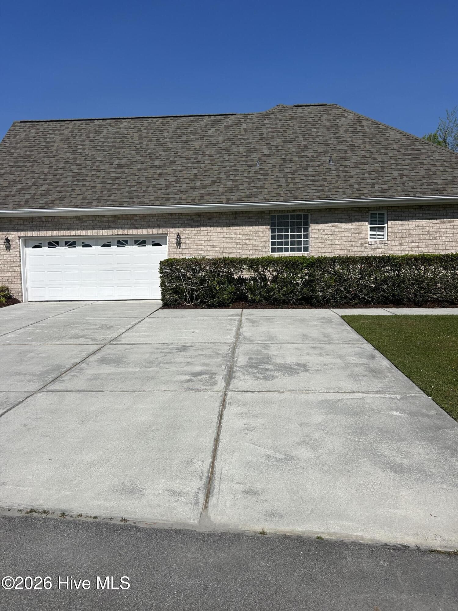 Property Photo:  411 Oakmont Drive  NC 28557 