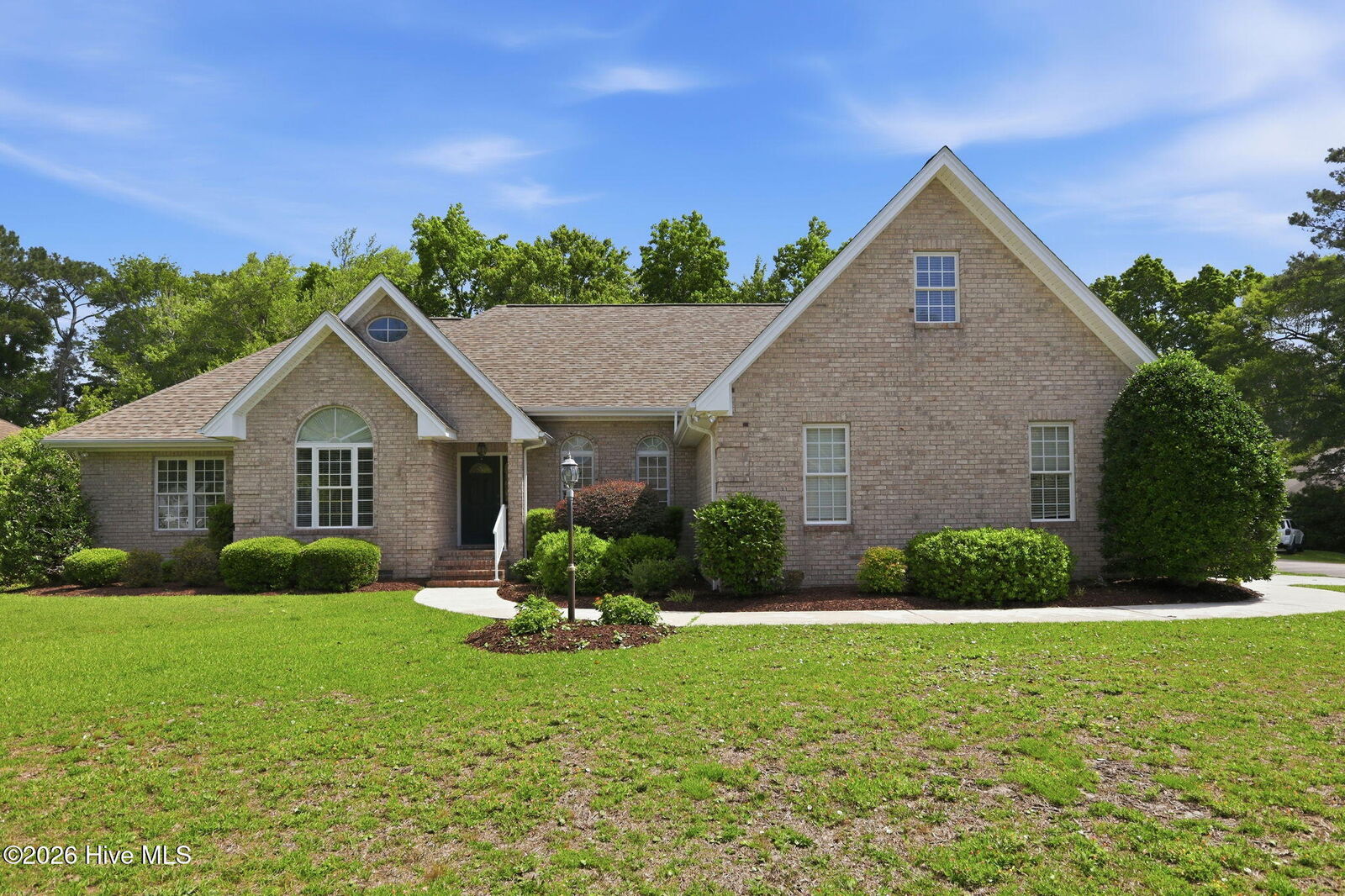 Property Photo:  411 Oakmont Drive  NC 28557 