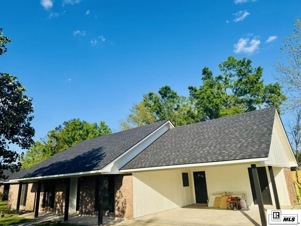 Property Photo: 6406 Diamond Head Drive LA 71203
