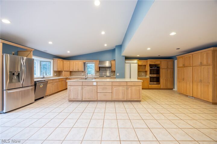 Property Photo:  3475 Rolling Hills Drive  OH 44124 